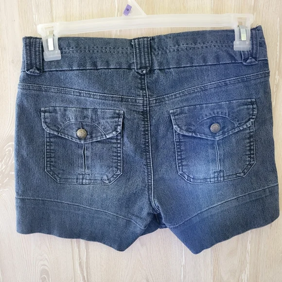 Jean shorts by One 5 One Ladies size 4 stretchy 5-pocket style - Picture 10 of 10